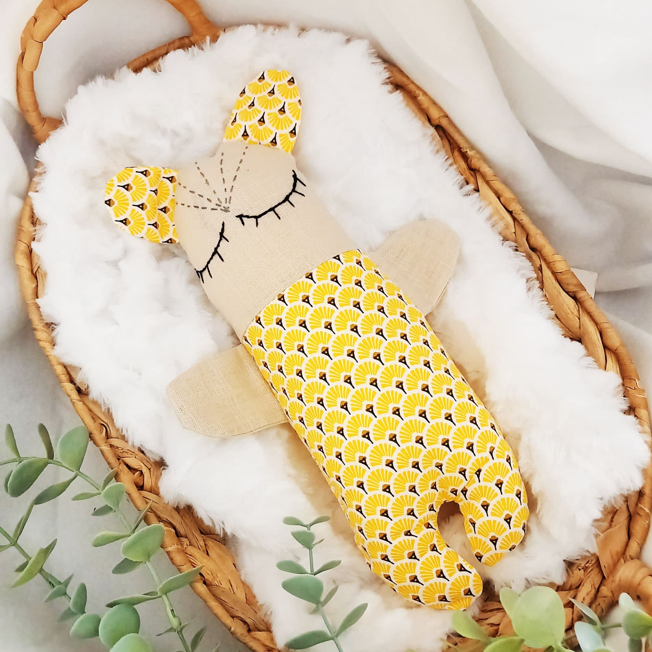 Sonajero de muñeca adorable, juguete ponible compañero de sueño, muñeca de recuerdo para recién nacido, muñeca pequeña para bebé, muñeca bonita, regalo de bautismo para bebé niño