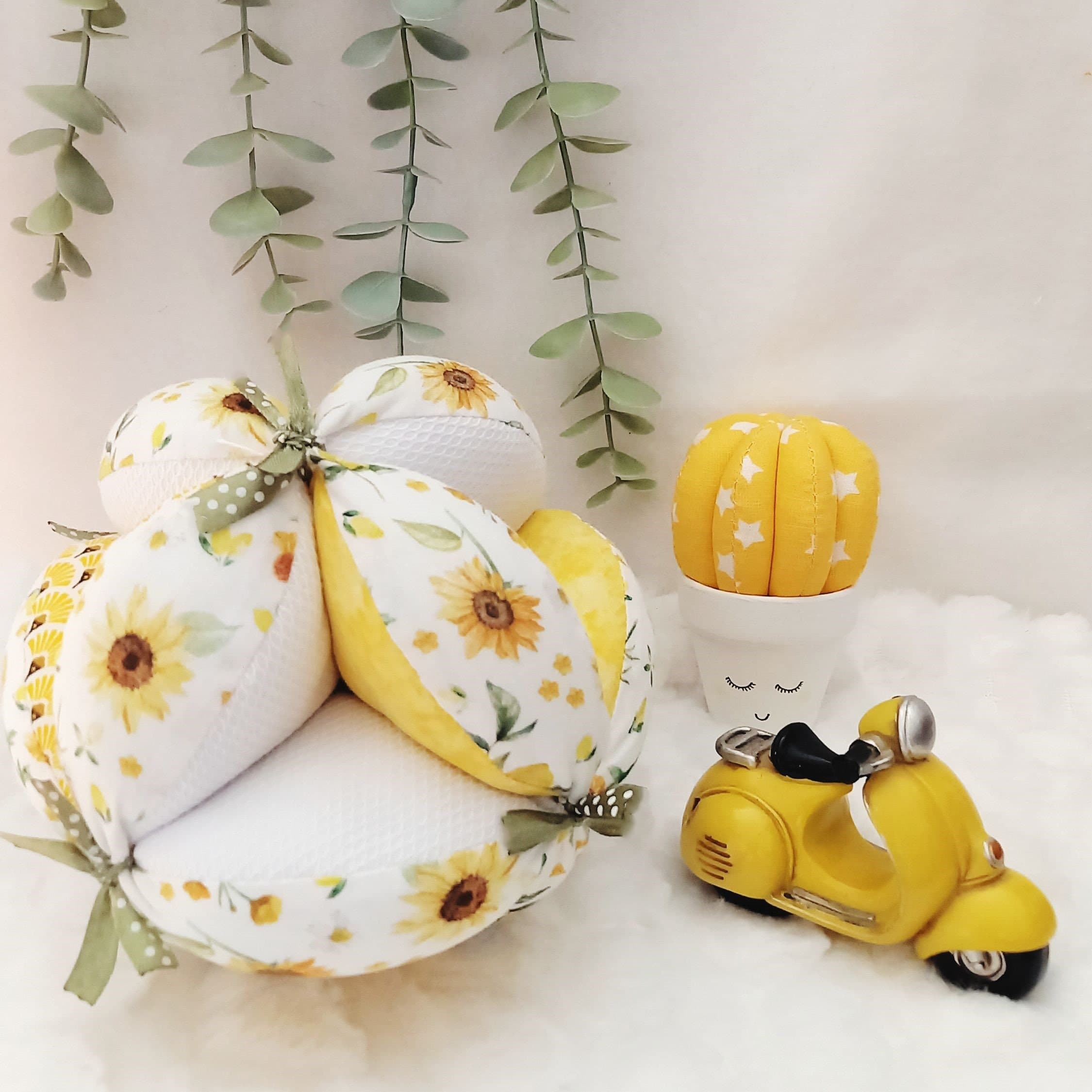 Pelota puzle Montessori hecha a mano, juguete sonajero para bebé, pelota sensorial Montessori para habilidades motoras finas, regalo de girasol para baby shower para niña recién nacida