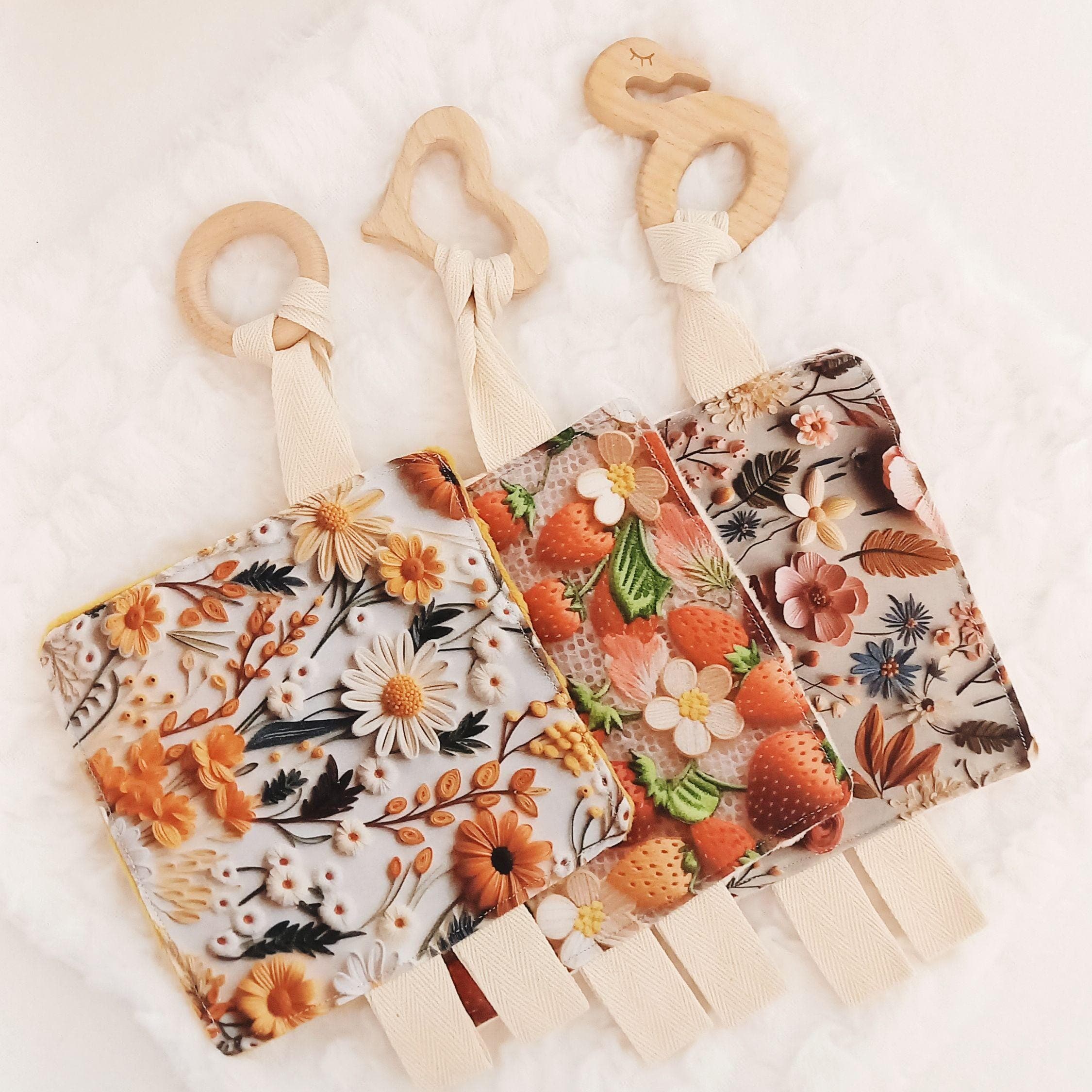 Manta arrugada con etiquetas personalizada para bebé, juguete sensorial Montessori, regalo suave para recién nacido, manta de dentición, regalo de baby shower de flores silvestres para bebé